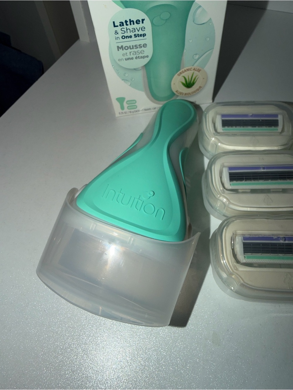 Schick Intuition Sensitive Care Razor with 6 Razor Replacements - Picture 8 of 9